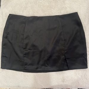 Oh Polly black silk mini skirt US SIZE 10